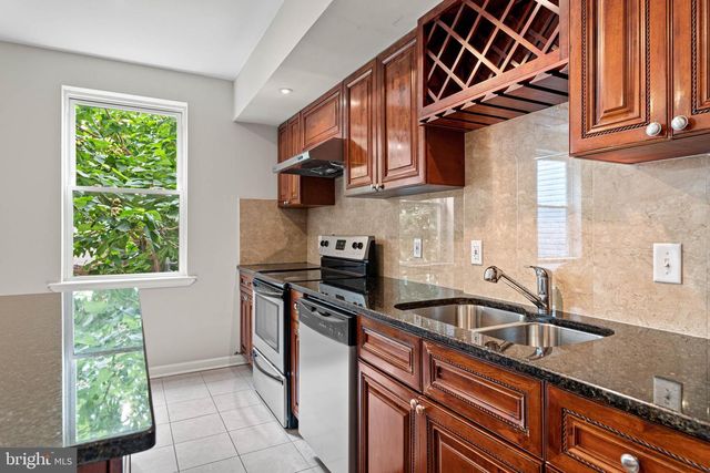 1216 S 20TH ST, Philadelphia, PA 19146