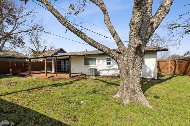 827 Greenhaven Drive, Richardson, TX 75080