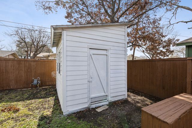 827 Greenhaven Drive, Richardson, TX 75080