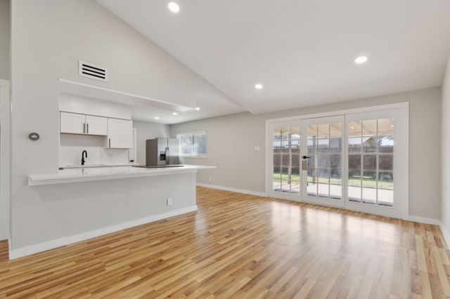 827 Greenhaven Drive, Richardson, TX 75080