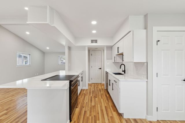 827 Greenhaven Drive, Richardson, TX 75080