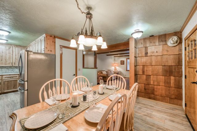 41800 Dogwood Rd, Shaver Lake, CA 93664