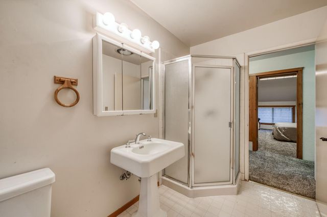 41800 Dogwood Rd, Shaver Lake, CA 93664