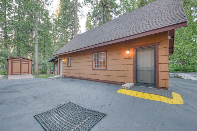 41800 Dogwood Rd, Shaver Lake, CA 93664