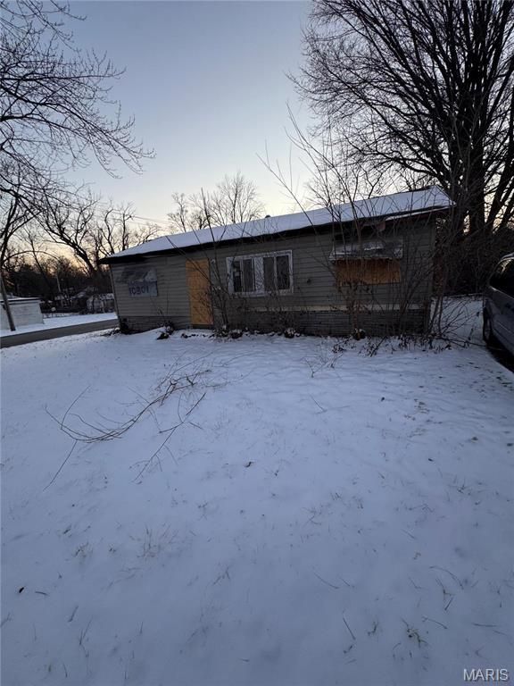 10301 Duke Drive, St Louis, MO 63136
