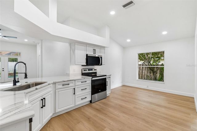 3041 BEAVER POND TRAIL, Valrico, FL 33596