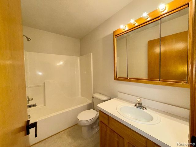 314 Marigold Circle, Westland, MI 48185