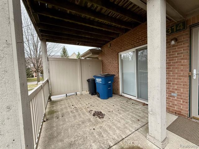 314 Marigold Circle, Westland, MI 48185