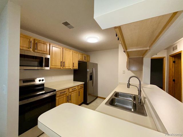 314 Marigold Circle, Westland, MI 48185