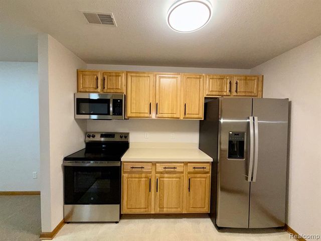 314 Marigold Circle, Westland, MI 48185