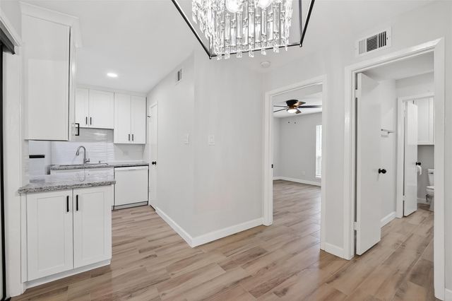 1516 Bay Area Boulevard K15, Houston, TX 77058