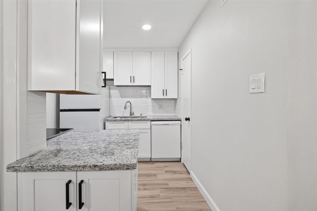 1516 Bay Area Boulevard K15, Houston, TX 77058