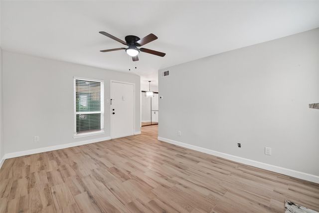 1516 Bay Area Boulevard K15, Houston, TX 77058