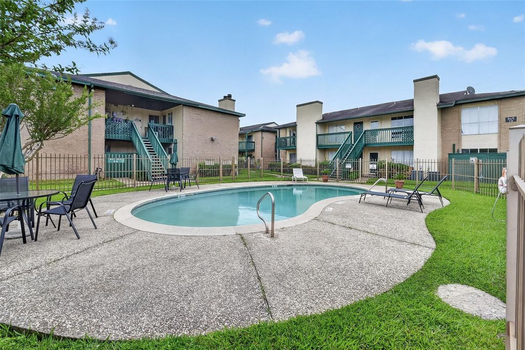 1516 Bay Area Boulevard K15, Houston, TX 77058