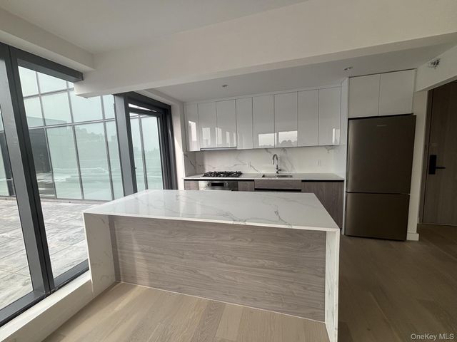 14449 Northern Boulevard 718, Flushing, NY 11354