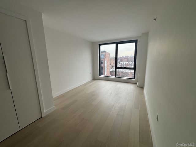 14449 Northern Boulevard 718, Flushing, NY 11354