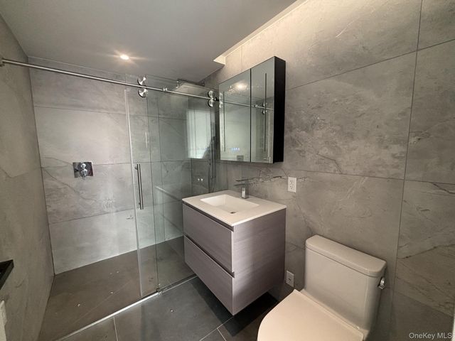 14449 Northern Boulevard 718, Flushing, NY 11354