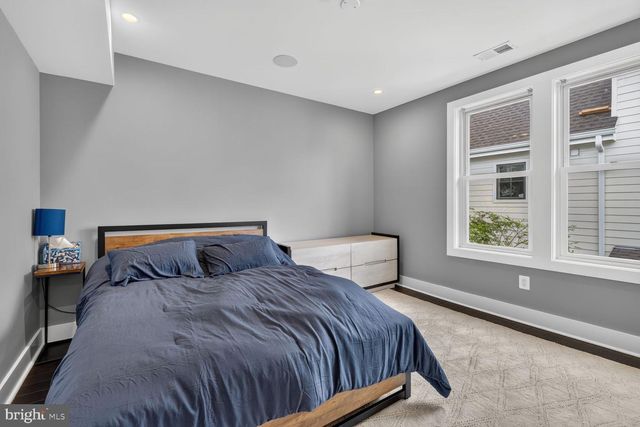 3717 30TH PL NE, Washington, DC 20018