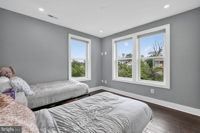 3717 30TH PL NE, Washington, DC 20018