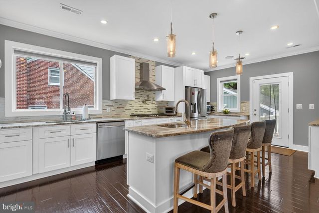 3717 30TH PL NE, Washington, DC 20018