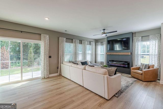 255 Climbing Ivy Circle, Fayetteville, GA 30214