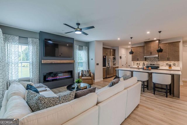 255 Climbing Ivy Circle, Fayetteville, GA 30214