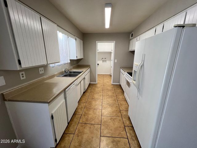 551 W GAIL Drive, Chandler, AZ 85225