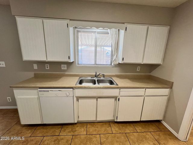 551 W GAIL Drive, Chandler, AZ 85225