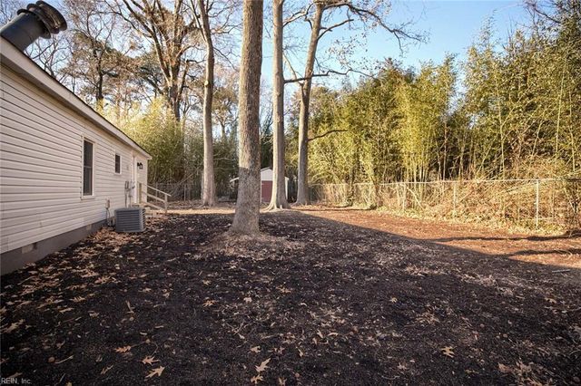 104 Blackwood CT, Yorktown, VA 23693