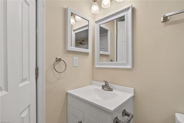 563 Ayrshire Way Apt E, Newport News, VA 23602