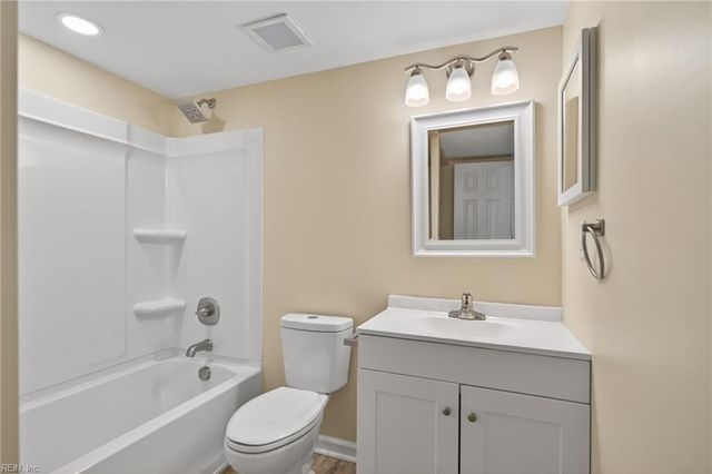 563 Ayrshire Way Apt E, Newport News, VA 23602