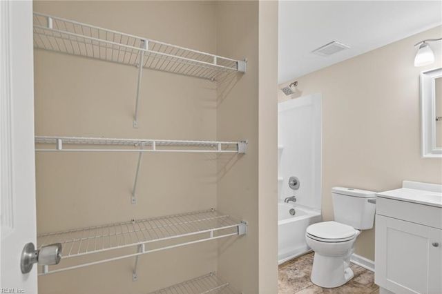 563 Ayrshire Way Apt E, Newport News, VA 23602