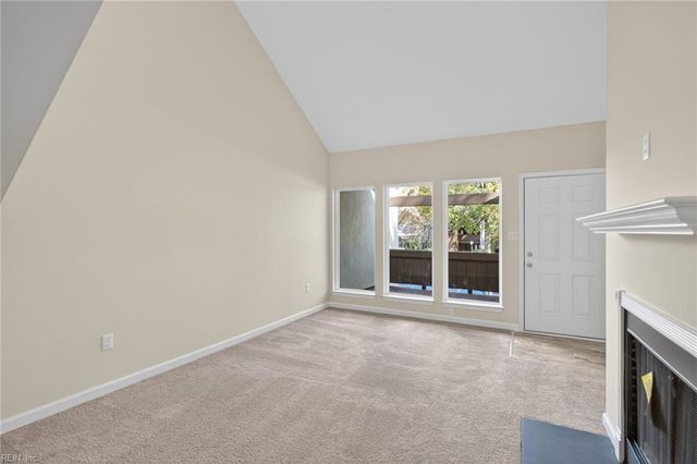 563 Ayrshire Way Apt E, Newport News, VA 23602