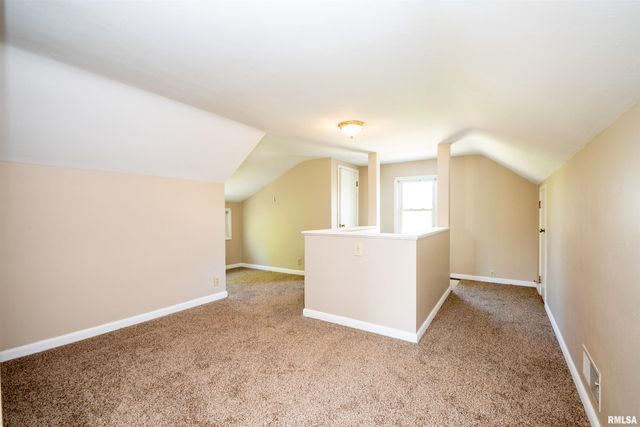 4800 W MIDDLE Road, Peoria, IL 61605
