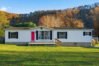 108 Weaver Dr, Elliston, VA 24087