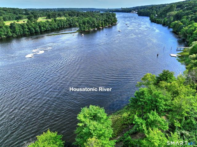 560 River Road 30, Shelton, CT 06484