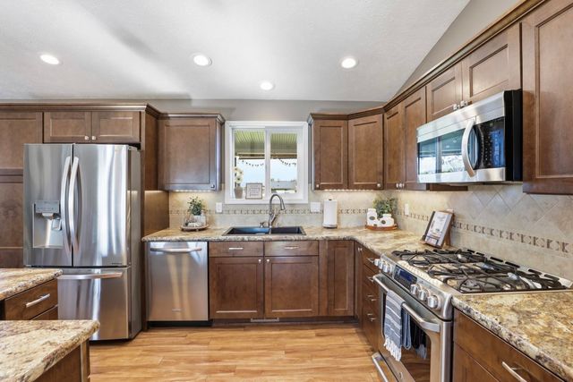 5607 N Malta St, Newman Lake, WA 99205