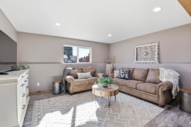 5607 N Malta St, Newman Lake, WA 99205