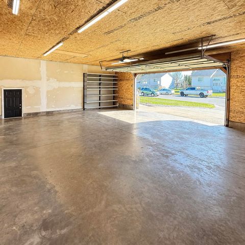 5607 N Malta St, Newman Lake, WA 99205