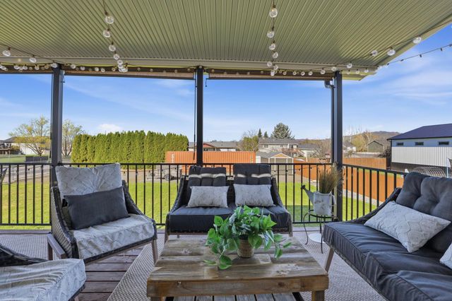 5607 N Malta St, Newman Lake, WA 99205