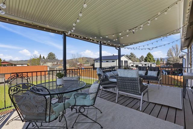 5607 N Malta St, Newman Lake, WA 99205