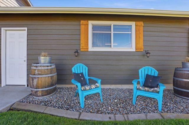 5607 N Malta St, Newman Lake, WA 99205