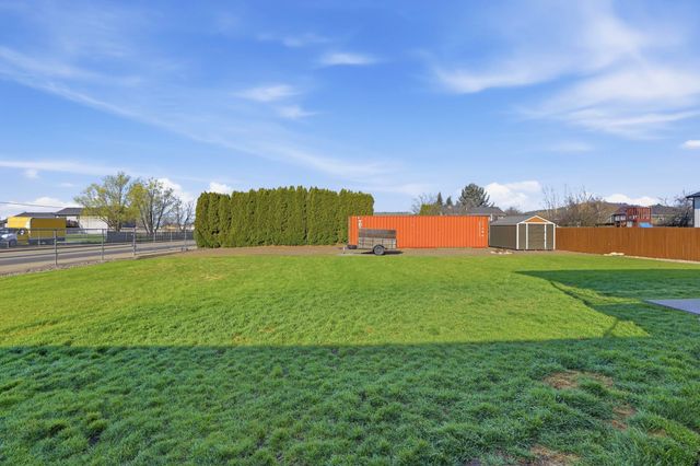 5607 N Malta St, Newman Lake, WA 99205