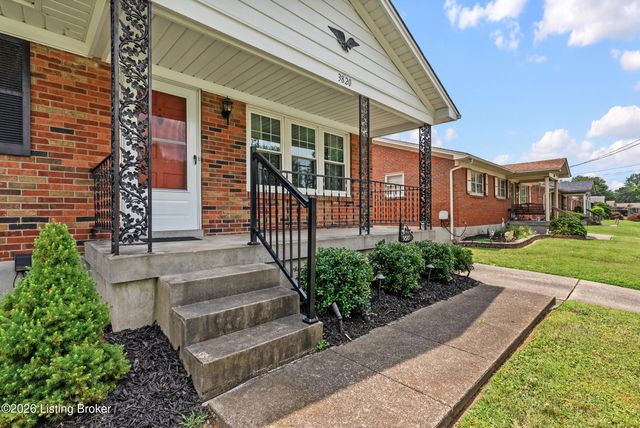 3820 Pinecroft Dr, Louisville, KY 40219