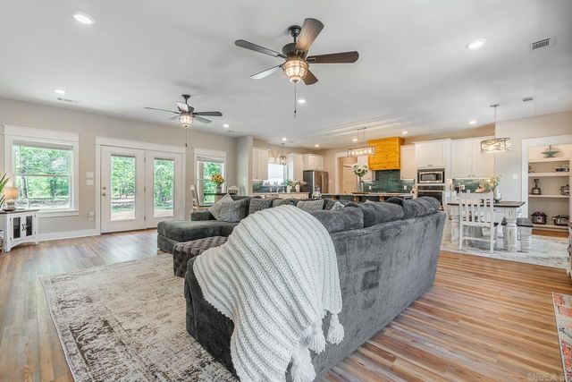 1503 Raper Rd., Benton, AR 72015