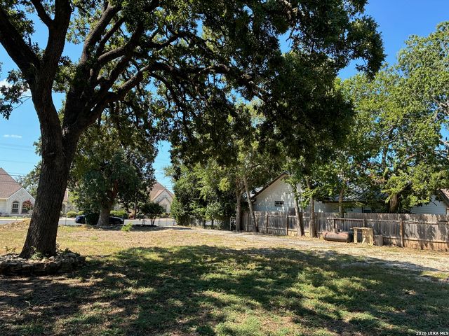 314 E Bandera, Boerne, TX 78006