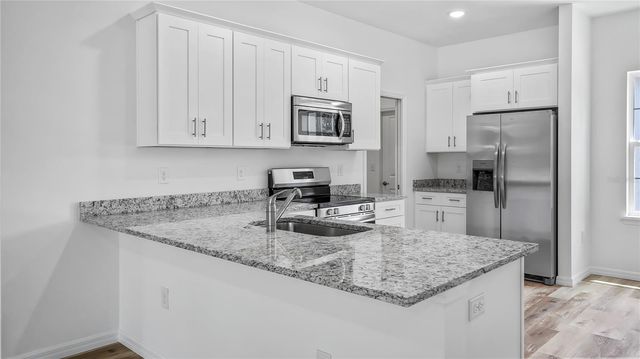 548 OWENS LANE, Umatilla, FL 32784