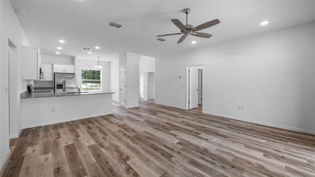 548 OWENS LANE, Umatilla, FL 32784