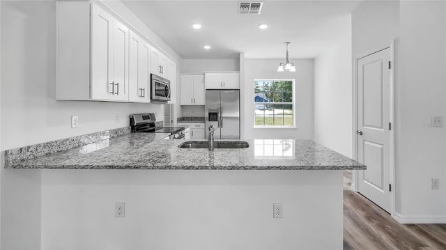 548 OWENS LANE, Umatilla, FL 32784