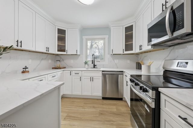 512 N Lake Shore Dr, West Milford Twp., NJ 07421